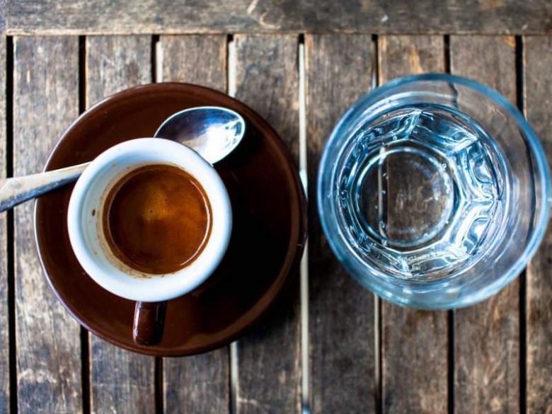 С нового года пьем меньше воды, но больше кофе и правильно питаемся