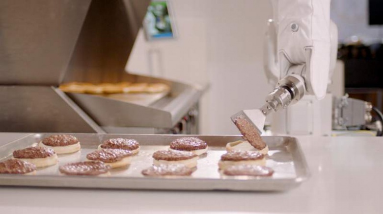 Роботы научились жарить бургеры