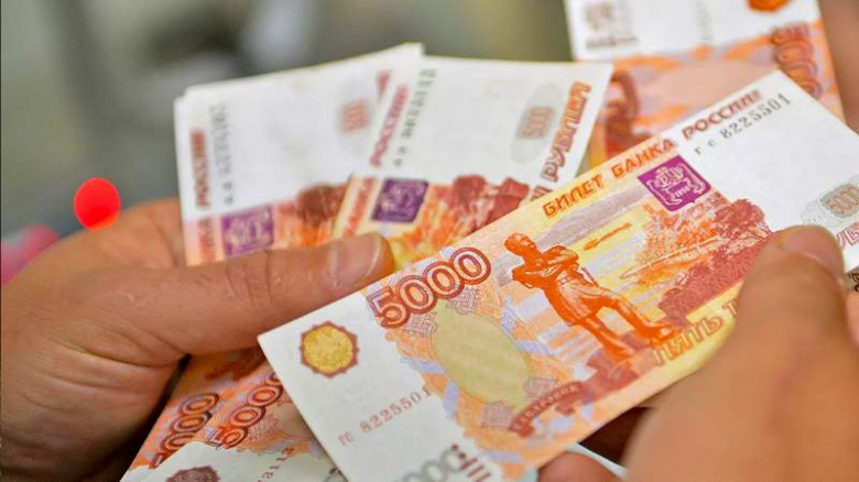 Рубль – перспективная валюта и доллары россиянам не нужны
